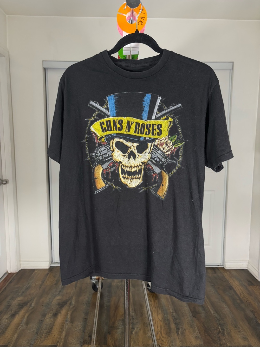 Guns N' Roses Skull Tee - Men's Band T-Shirt